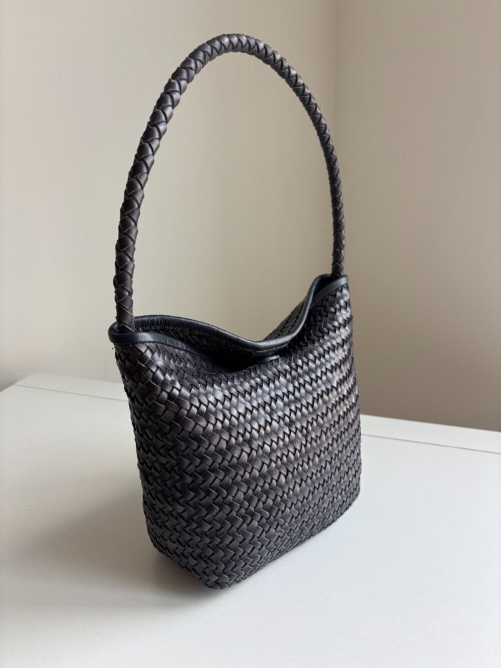 Madewell The Signature Woven Shoulder Bag - Picture 5 of 7